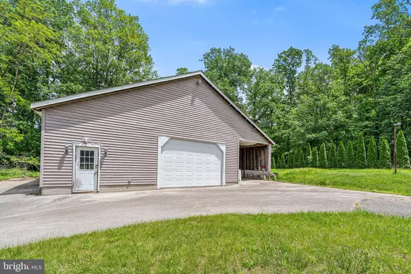 Glen Rock, PA 17327,7660 GRAVE RUN RD