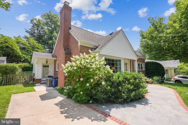 Kensington, MD 20895,9911 THORNWOOD RD