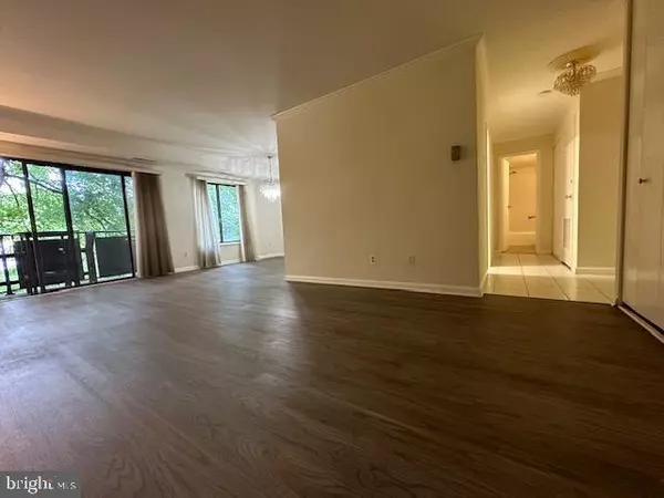 Falls Church, VA 22044,6001 ARLINGTON BLVD #310