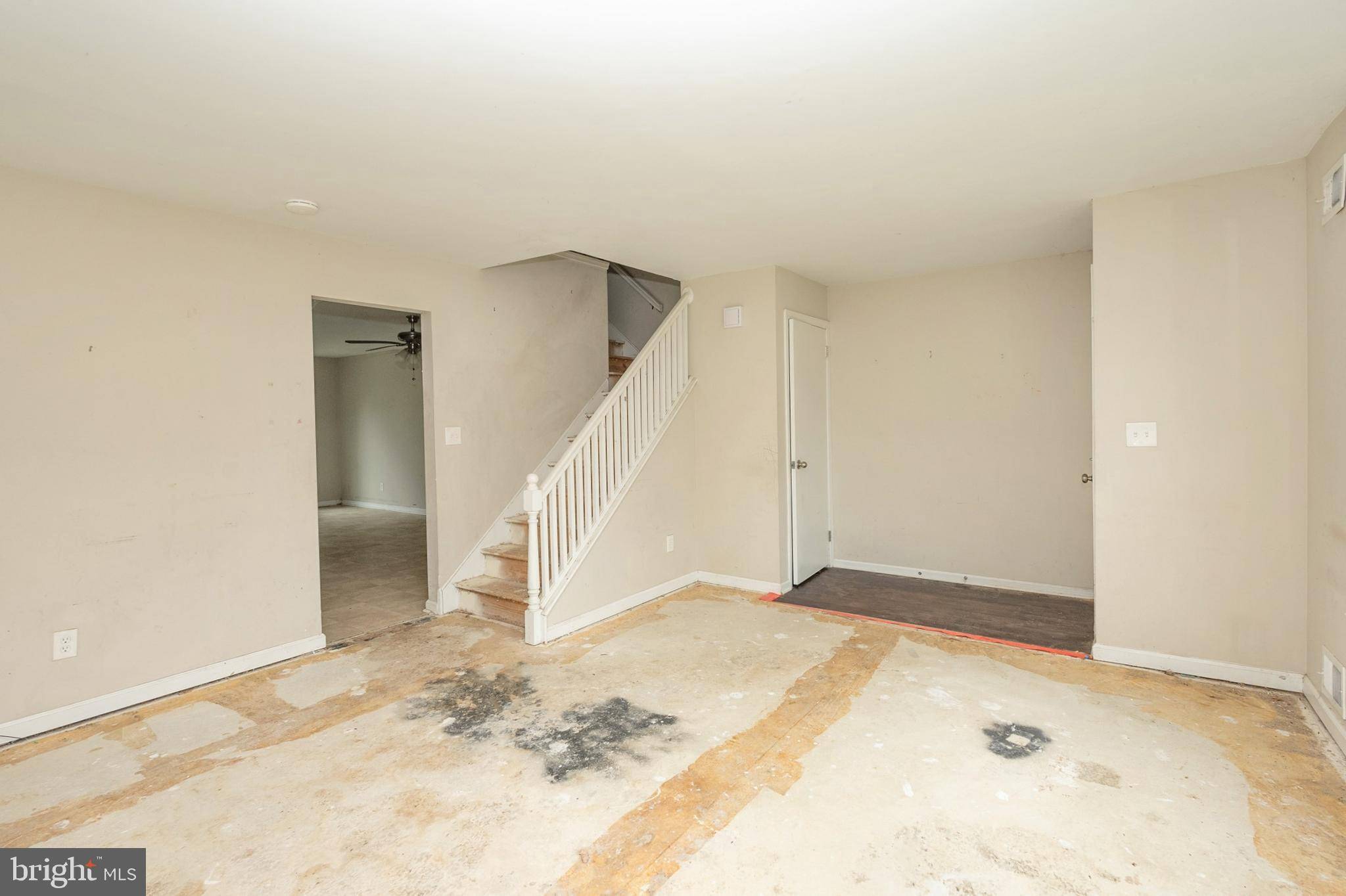 Sewell, NJ 08080,4 CORVAS CT