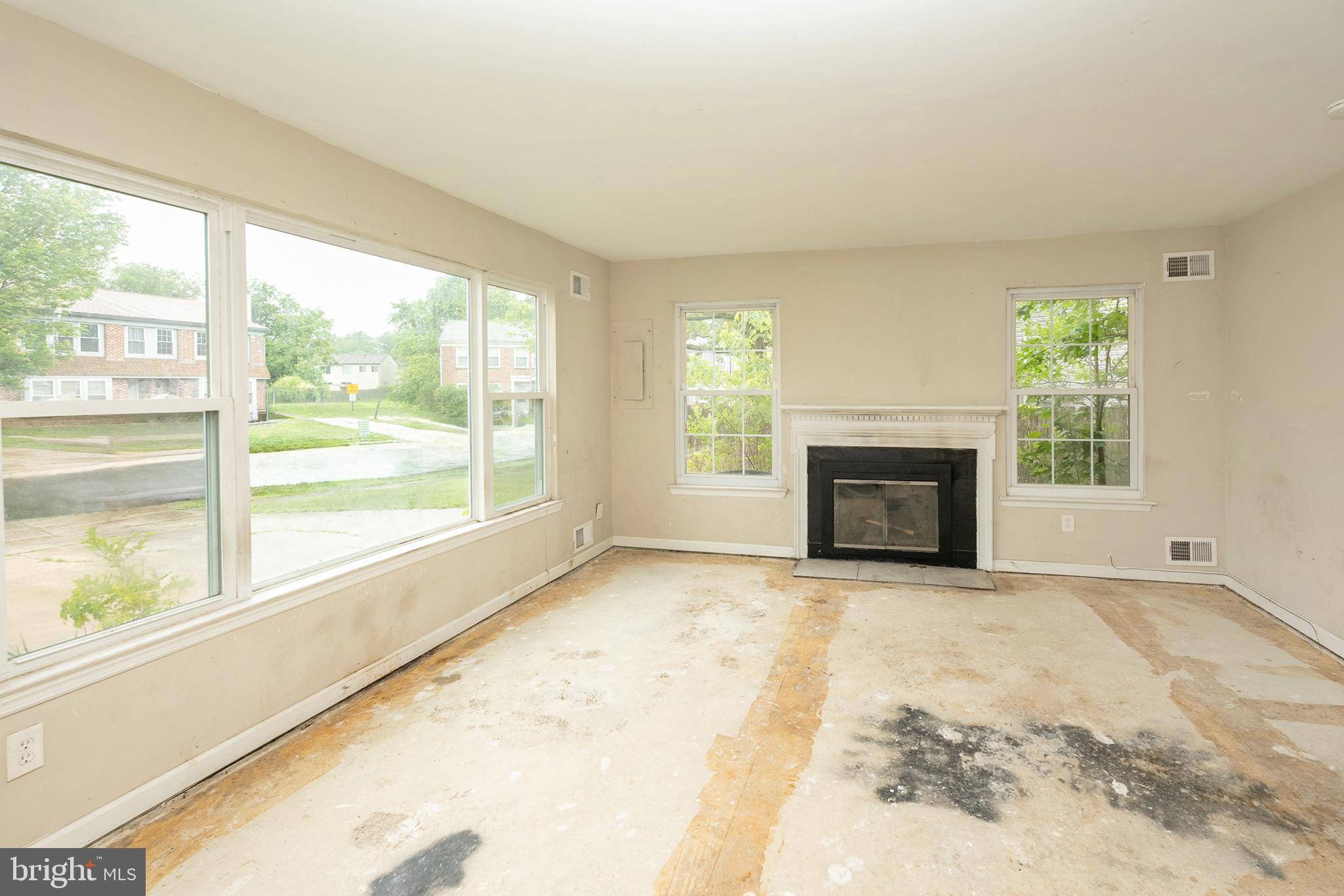 Sewell, NJ 08080,4 CORVAS CT