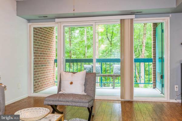 Reston, VA 20191,11833 SHIRE CT #12C