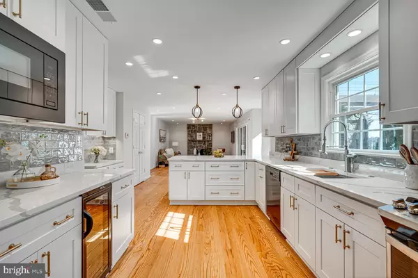 6421 LINWAY TER, Mclean, VA 22101