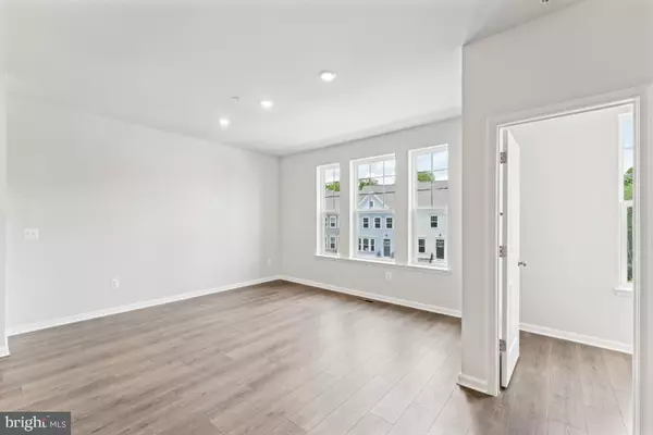 Damascus, MD 20872,10162 KINGS GROVE WAY