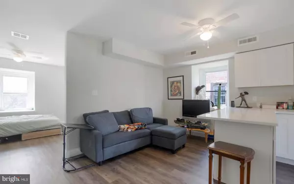 Philadelphia, PA 19104,3813 BARING ST #3RD FLR