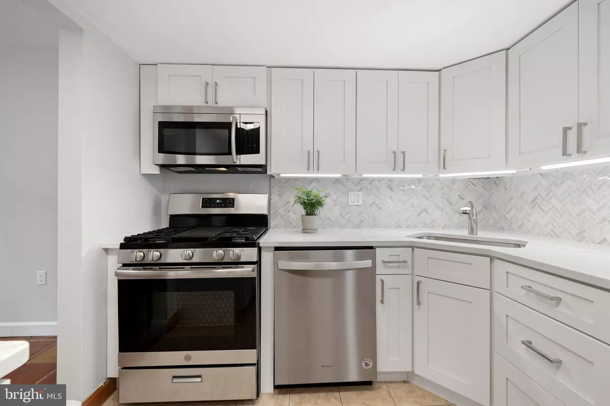 Reston, VA 20190,1536 NORTHGATE SQ #21