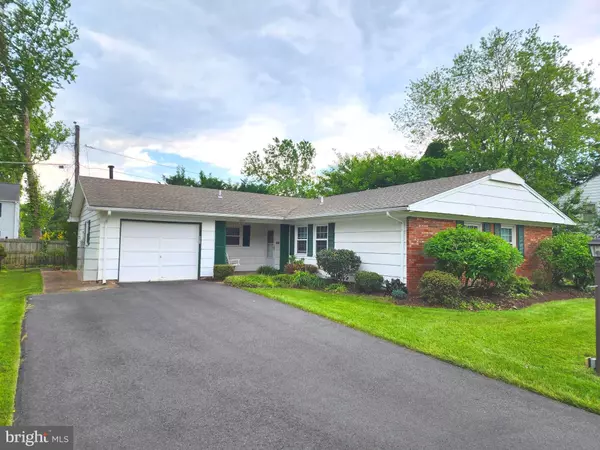 Fairfax, VA 22033,13211 PENNERVIEW LN