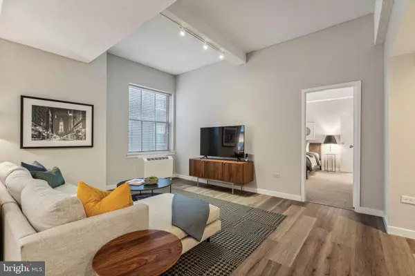 Philadelphia, PA 19107,875 SANSOM STREET #615