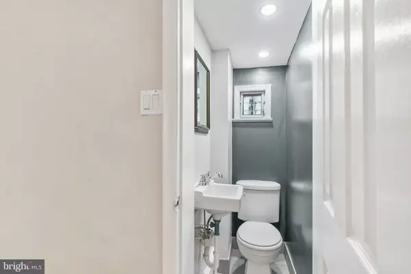 Philadelphia, PA 19148,1936 S SARTAIN ST