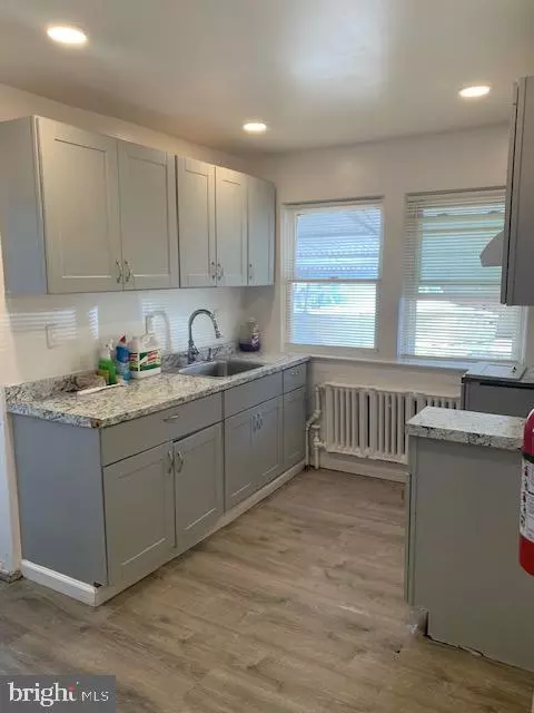 Camden, NJ 08104,812 TULIP ST