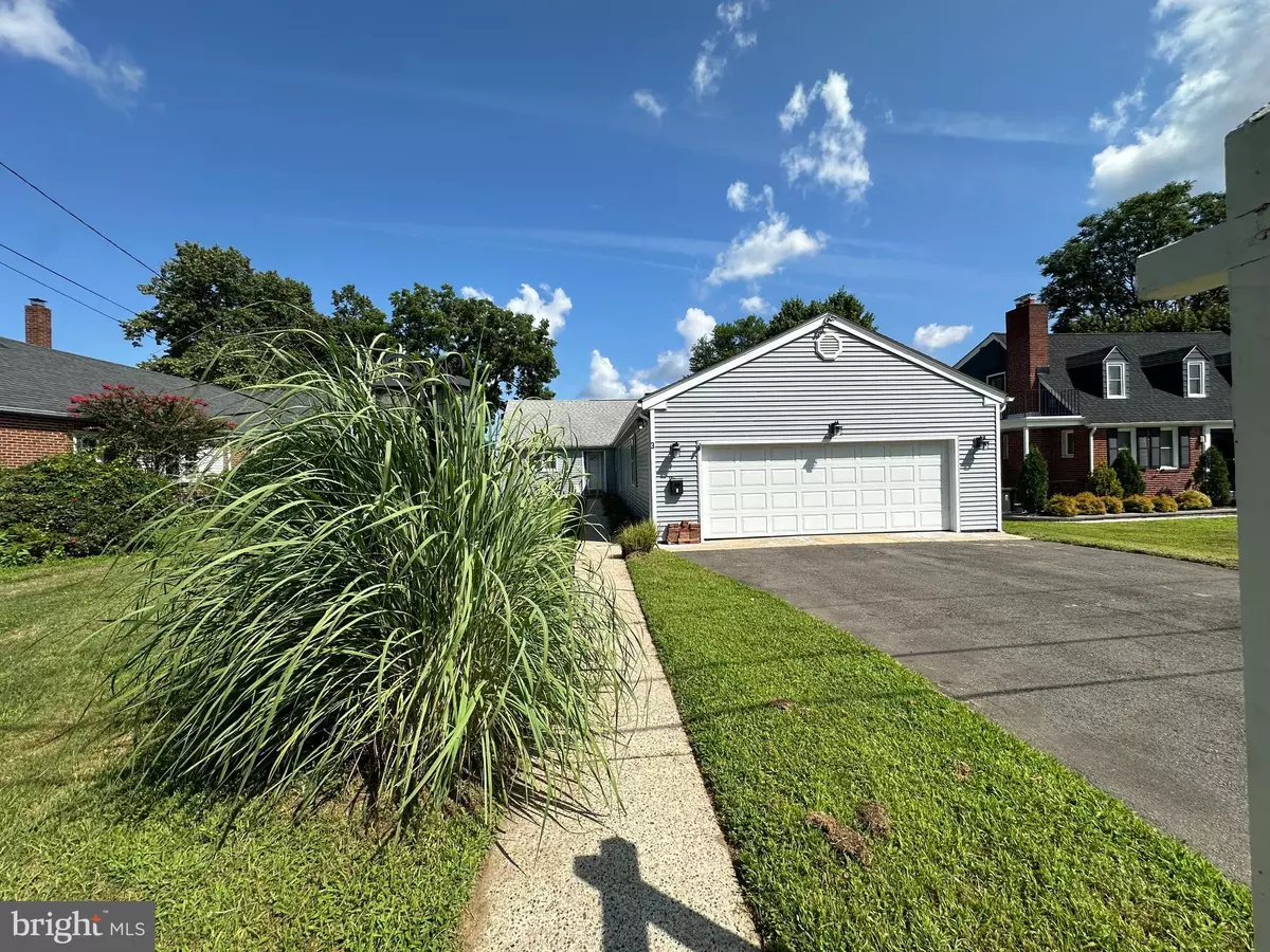 Burlington Township, NJ 08016,3 LINDEN ROAD