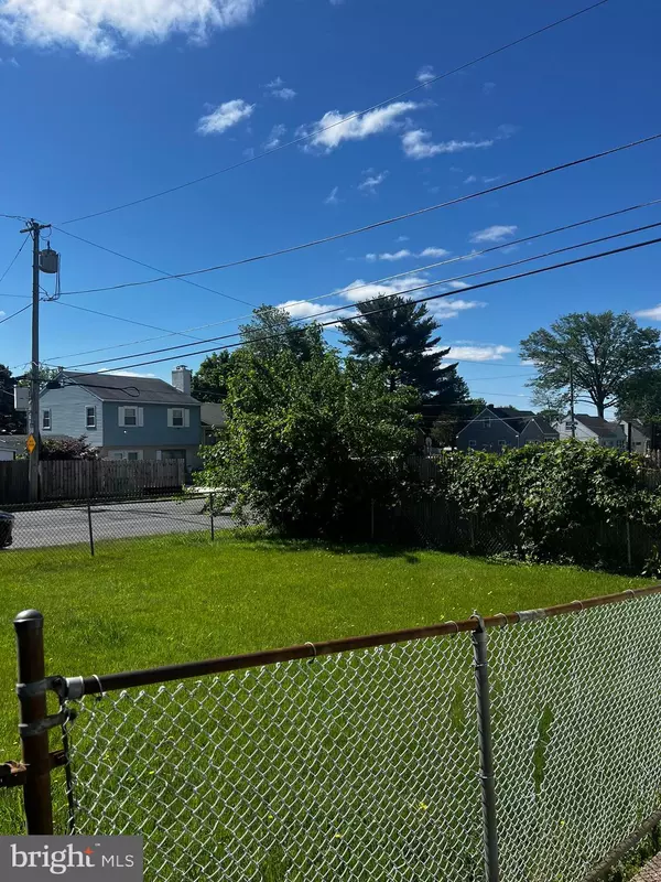 Philadelphia, PA 19116,526 LARKSPUR ST