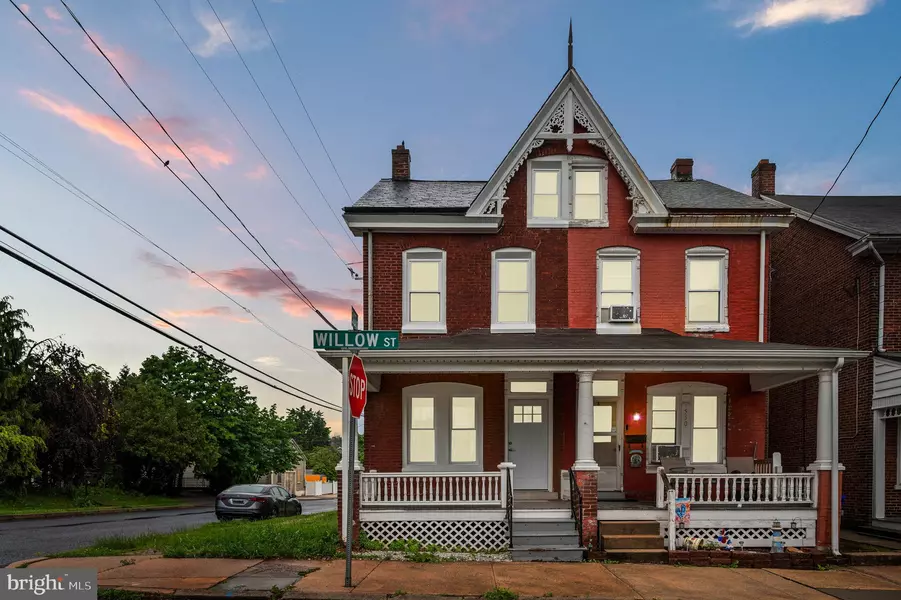 552 WILLOW ST, Pottstown, PA 19464