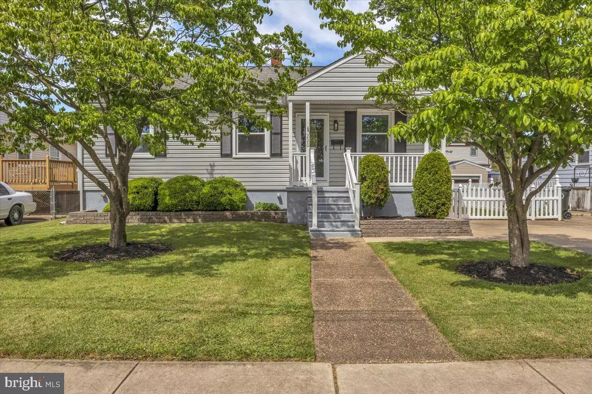 Woodbury, NJ 08096,220 W UNDERWOOD AVE