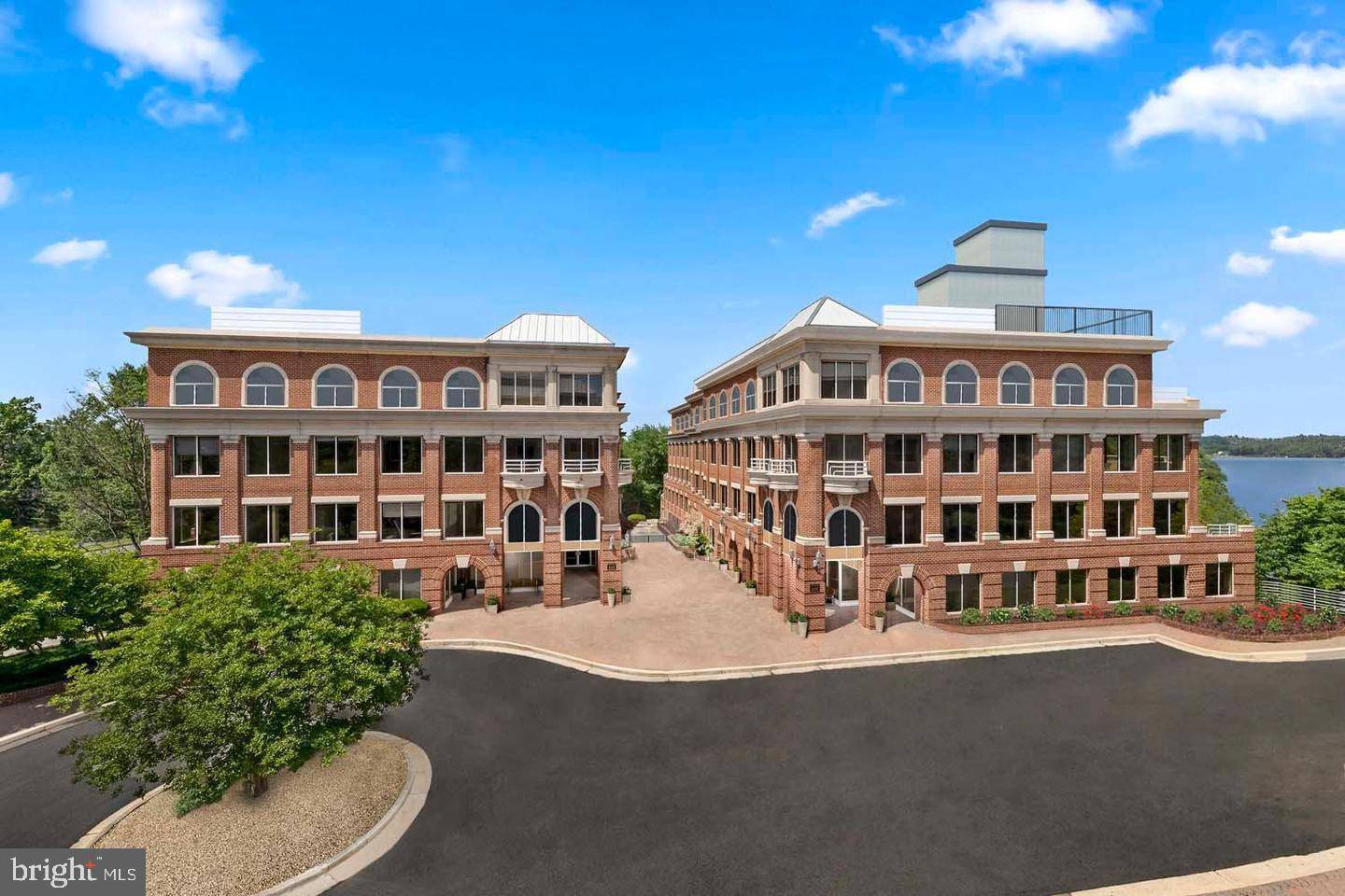 Alexandria, VA 22314,625 SLATERS LN #201