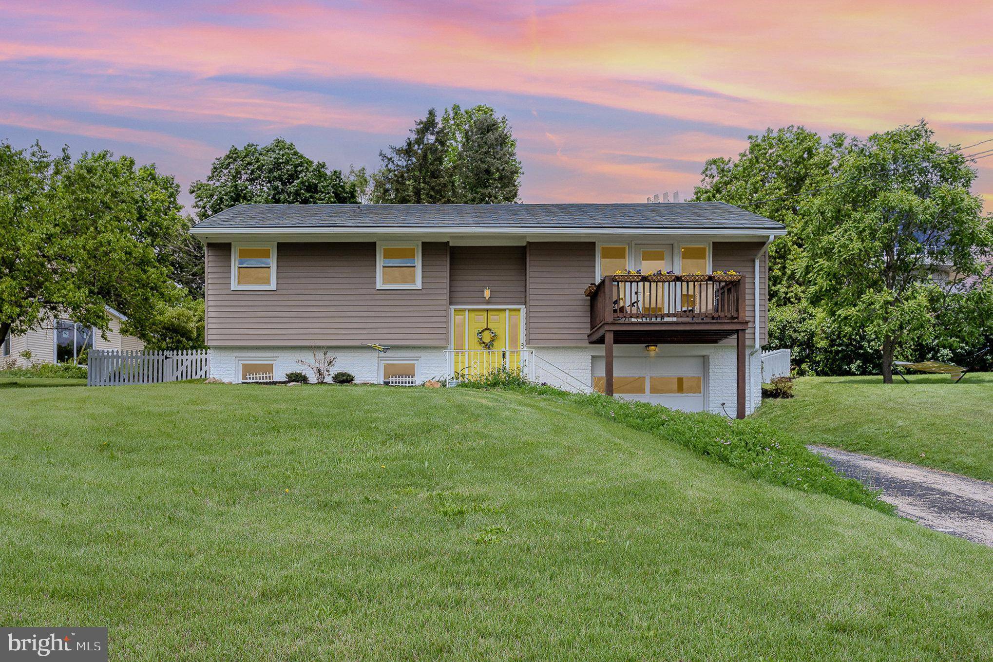 Dallastown, PA 17313,612 COLONIAL DR