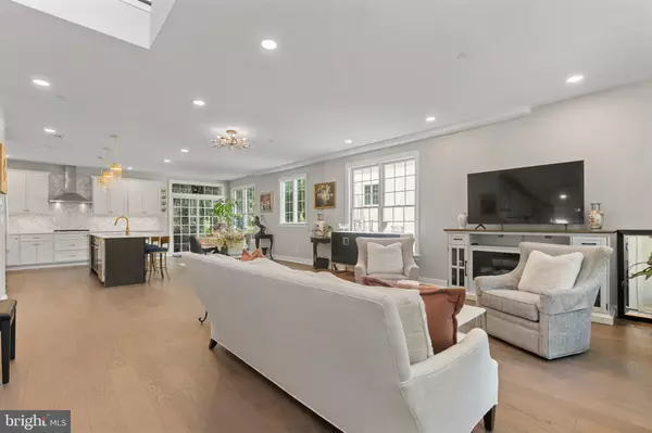 Conshohocken, PA 19428,411 MERION HILL LN