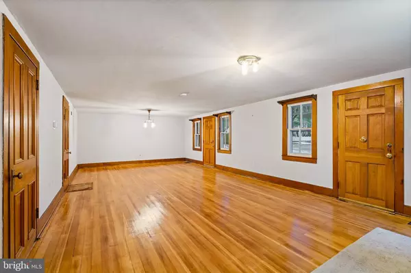 Cranbury, NJ 08512,75 N MAIN ST