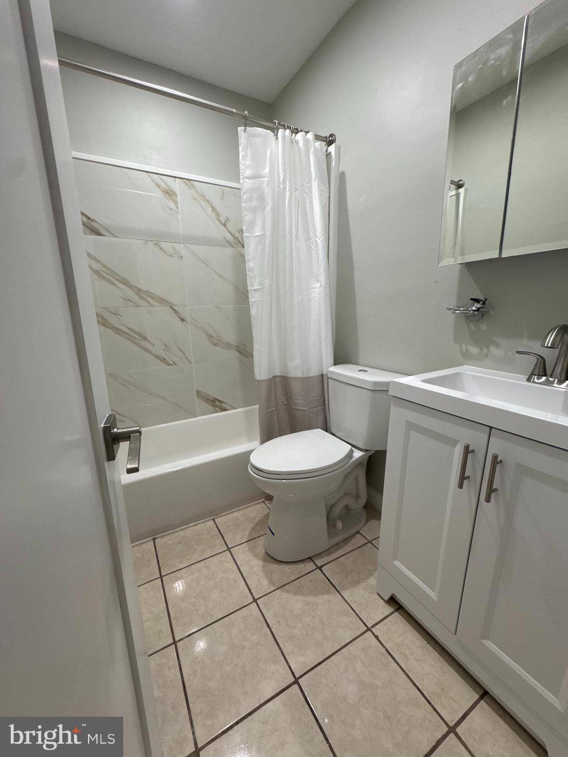Philadelphia, PA 19131,1981 UPLAND WAY #104
