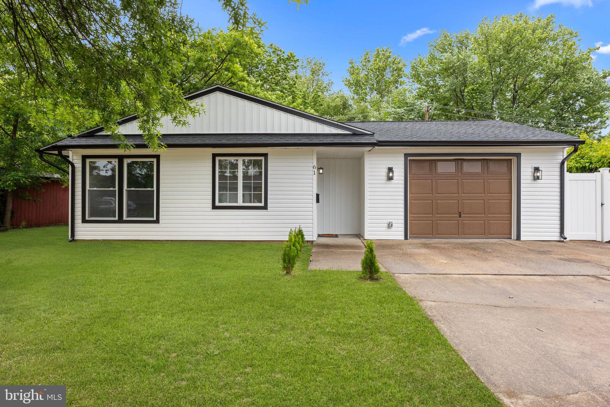 61 ORANGEWOOD DR,  Levittown,  PA 19057