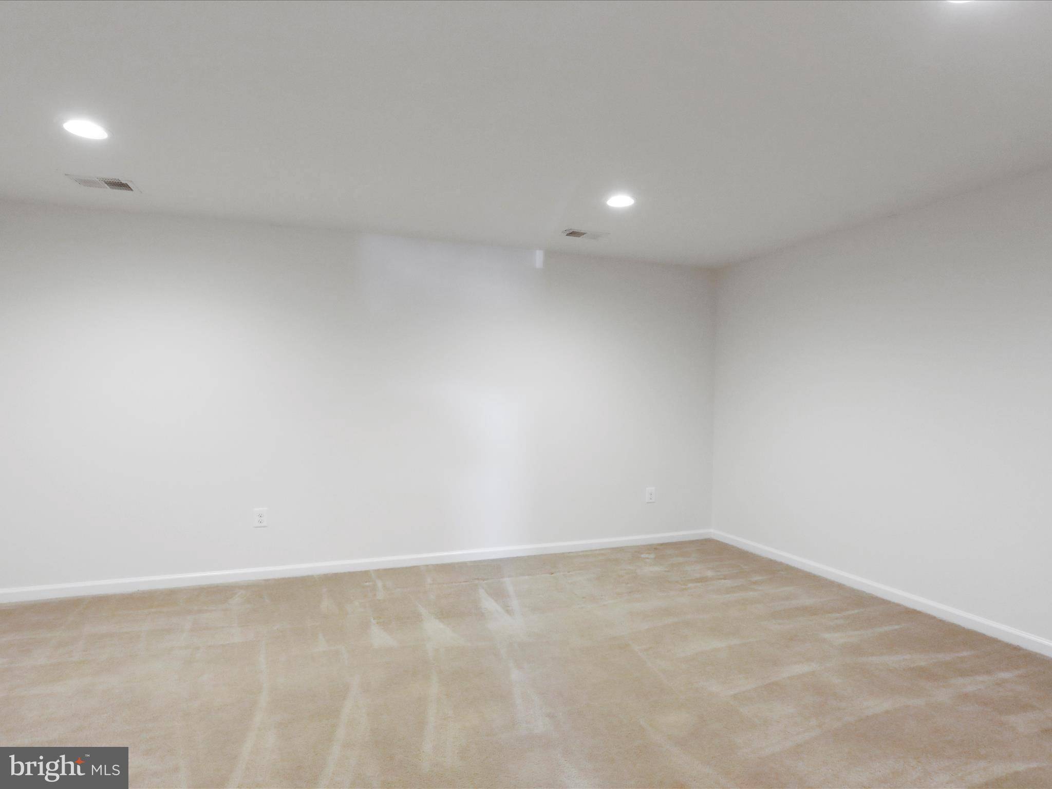 Falling Waters, WV 25419,100 NORWOOD DR