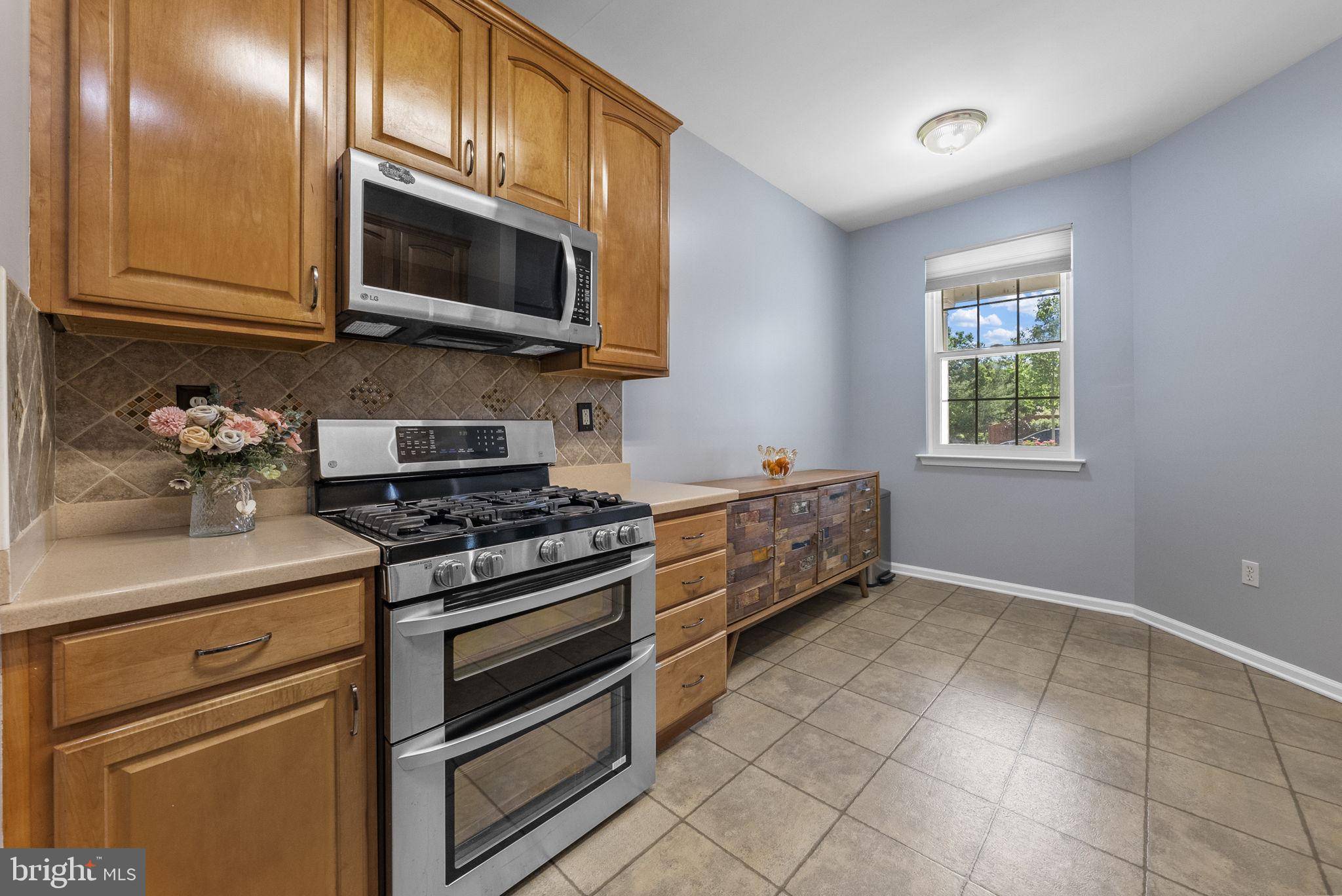 Princeton, NJ 08540,3 RIVER BIRCH CIR