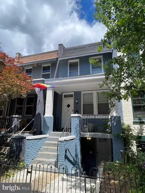 Washington, DC 20003,906 I ST SE #1