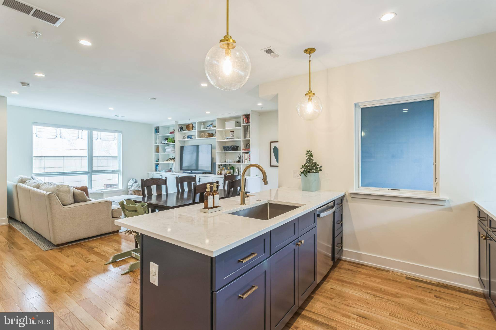Philadelphia, PA 19125,407 SALMON ST