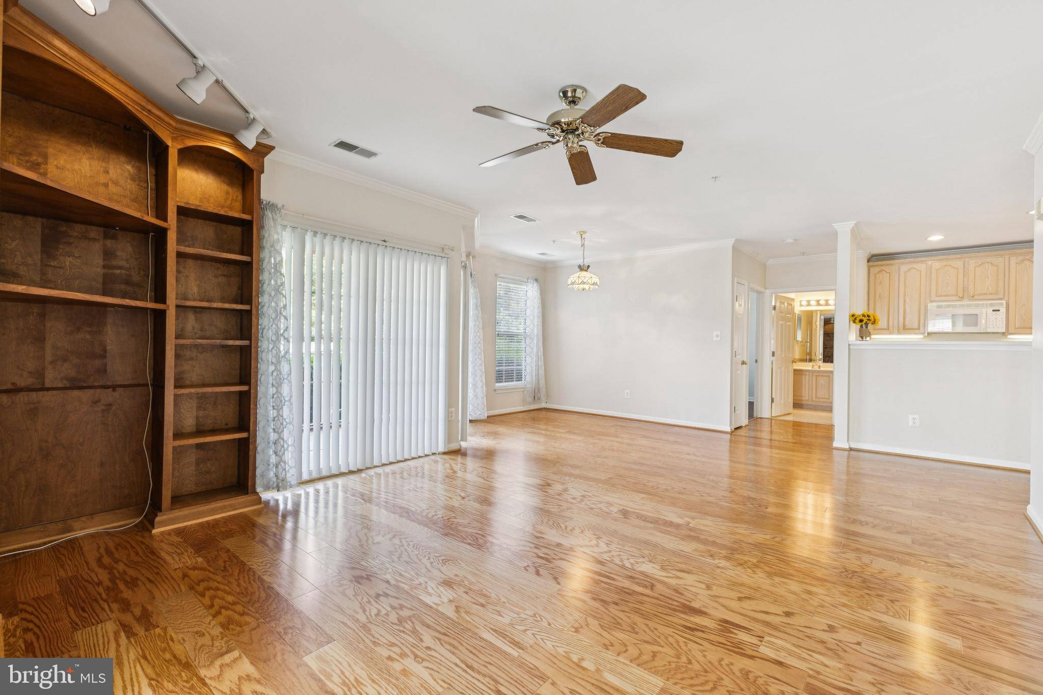 Chantilly, VA 20152,25272 RIFFLEFORD SQ #104