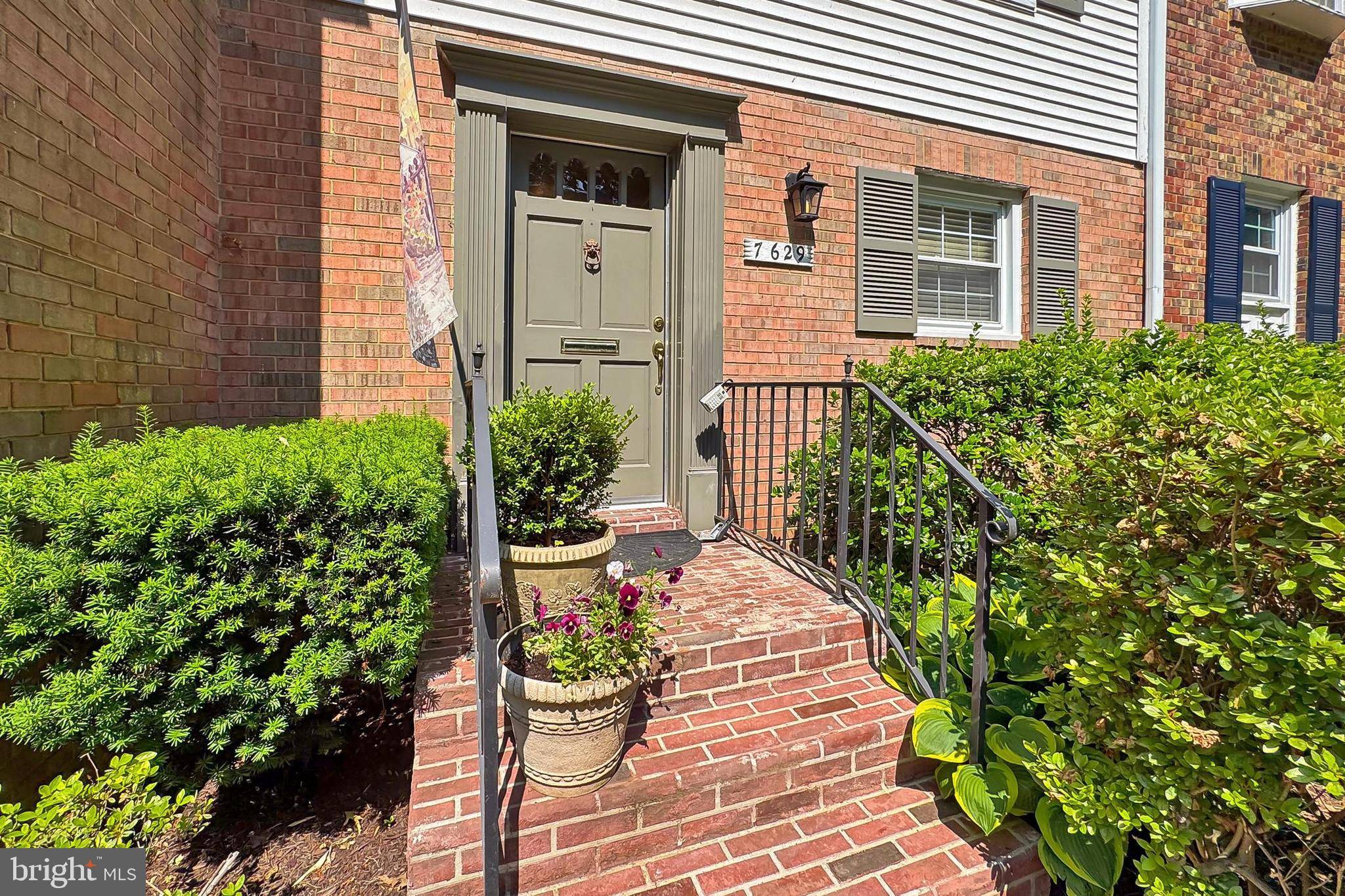 Springfield, VA 22152,7629 TIVERTON DR