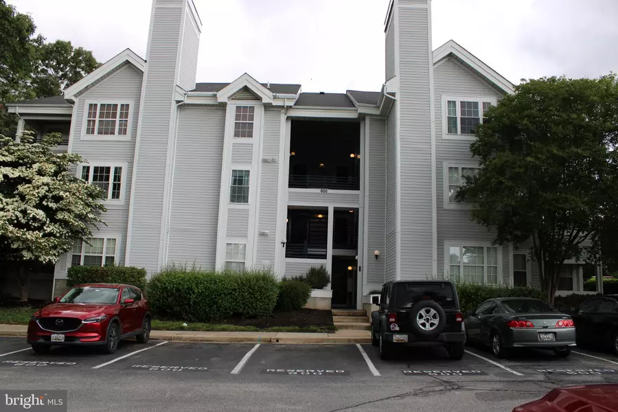600 MOONGLOW RD #302, Odenton, MD 21113
