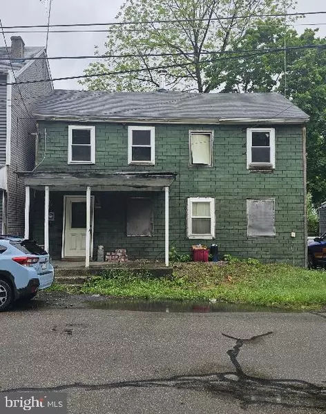 128 S FRONT ST, Saint Clair, PA 17970