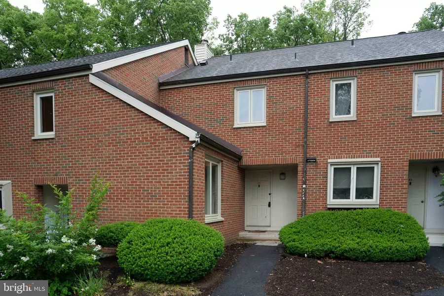 24 BEECHTREE LN, Mountville, PA 17554