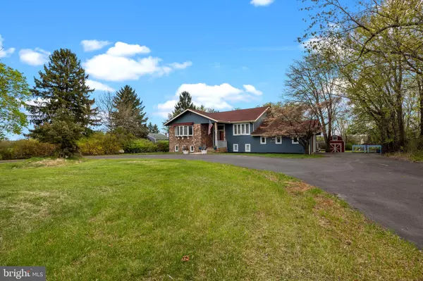 152 TWINING BRIDGE RD, Newtown, PA 18940