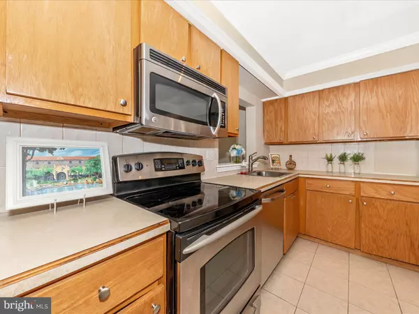 Sterling, VA 20164,231 COVENTRY SQ #231