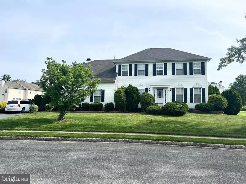 5 PRIMROSE DR, Burlington Township, NJ 08016