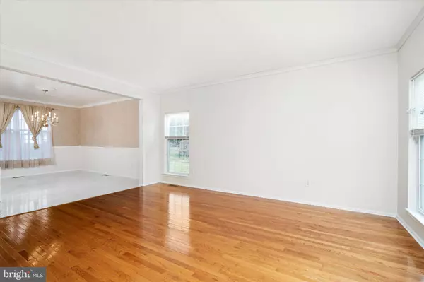 Burlington Township, NJ 08016,5 PRIMROSE DR