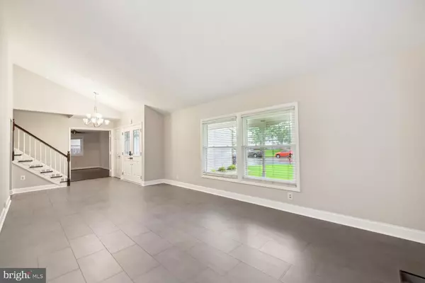 Sterling, VA 20164,810 SUGARLAND RUN DR