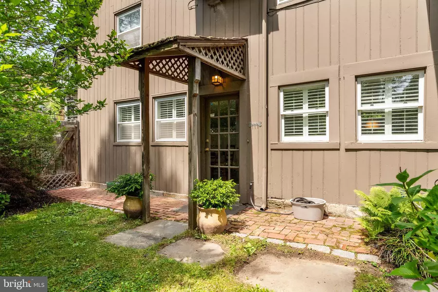 1202 W WYNNEWOOD RD #2, Wynnewood, PA 19096