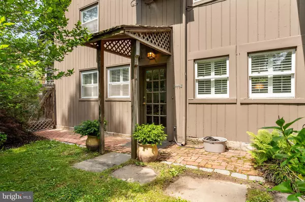 1202 W WYNNEWOOD RD #2, Wynnewood, PA 19096