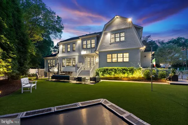 Vienna, VA 22180,900 PARK ST SE