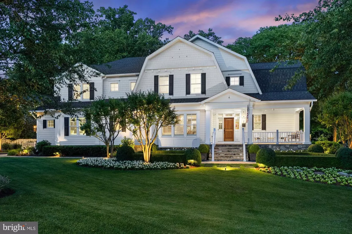 Vienna, VA 22180,900 PARK ST SE