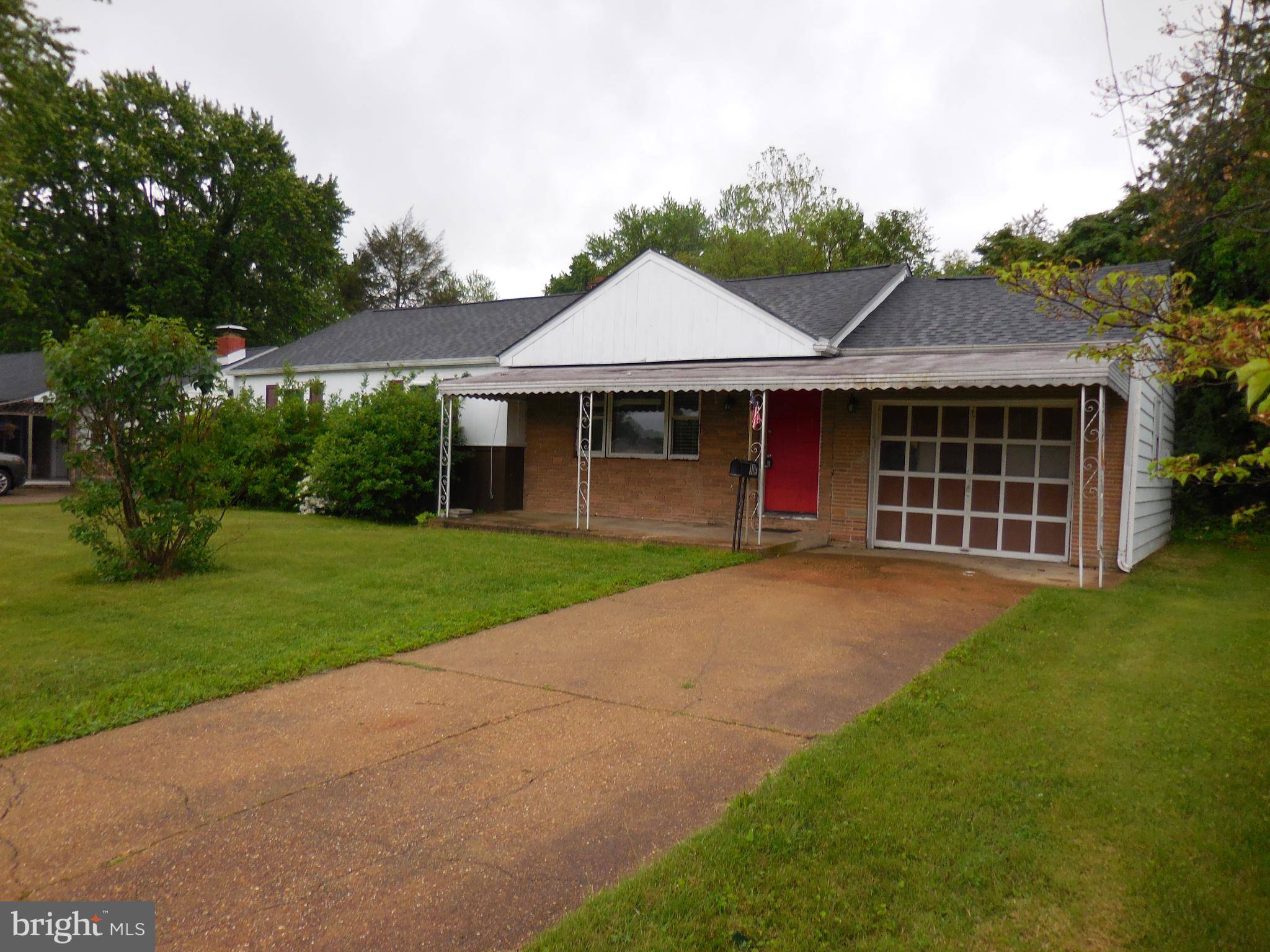 Newark, DE 19702,10 E CLAIRMONT DR