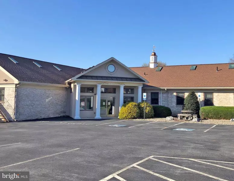 700 EDEN RD #A, Lancaster, PA 17601