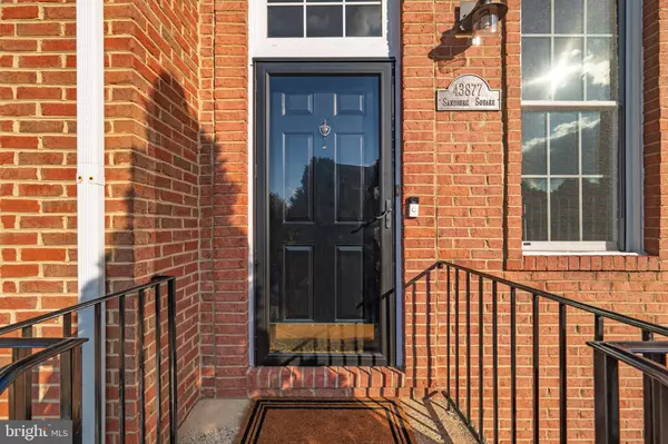 Ashburn, VA 20147,43877 SANDBURG SQ