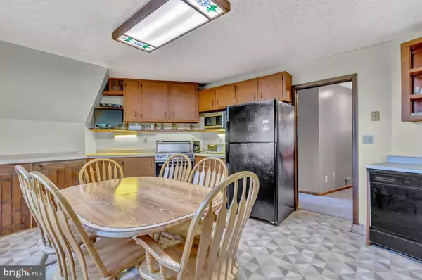 East Windsor, NJ 08520,865 WINDSOR PERRINEVILLE RD