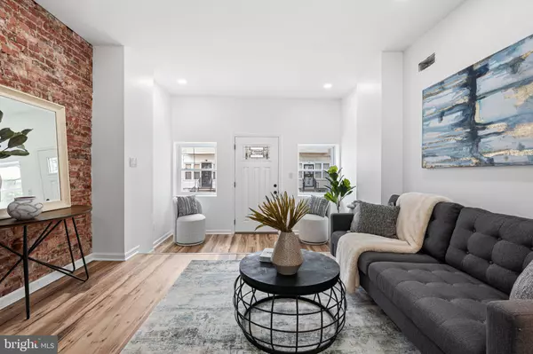 Philadelphia, PA 19145,2114 S WOODSTOCK ST