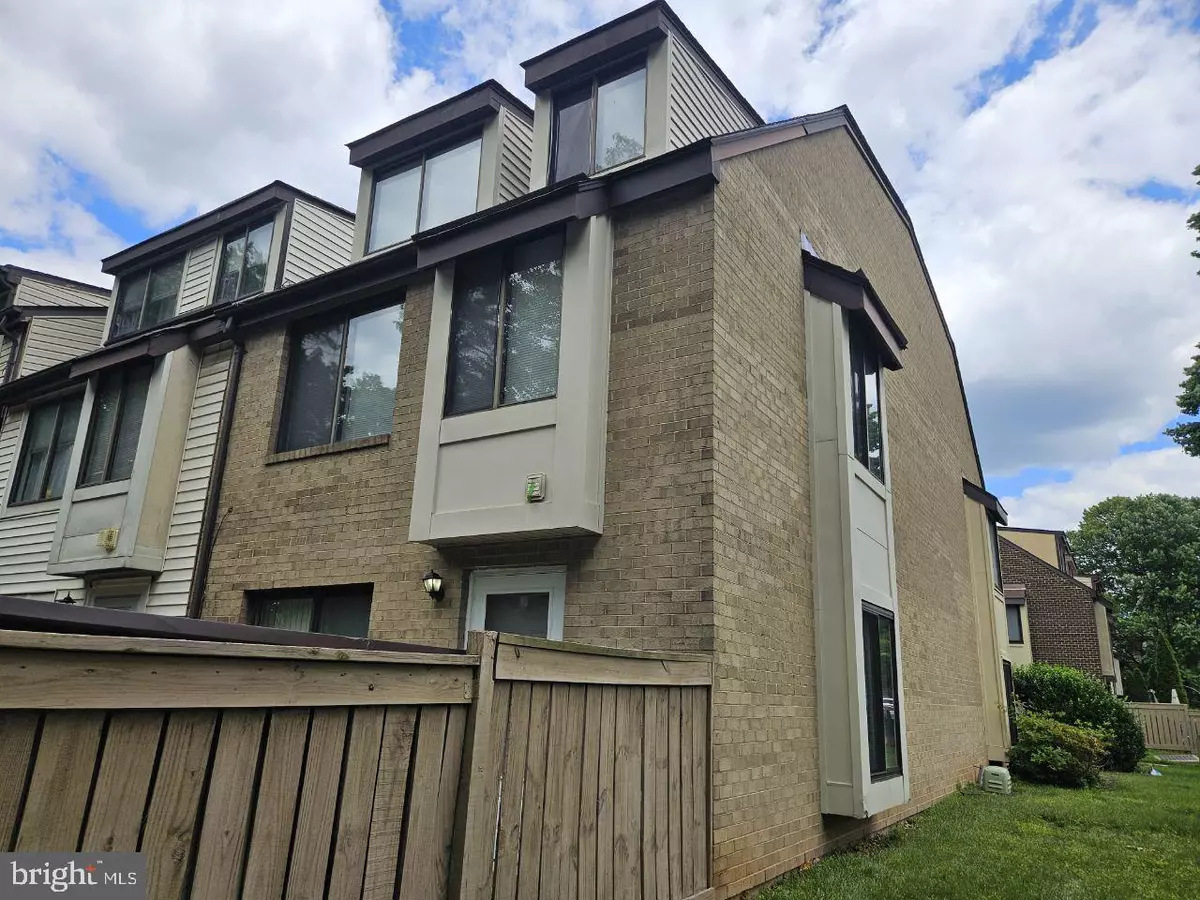 Gaithersburg, MD 20886,9814 BROOKRIDGE CT