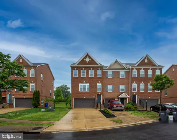 Waldorf, MD 20602,11668 PALM DESERT PL