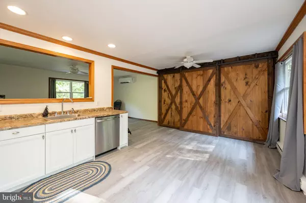 Oakland, MD 21550,17 DRIFTWOOD LN